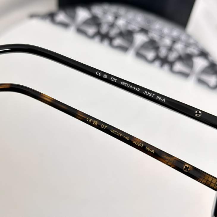 Picture of Chrome Hearts Sunglasses _SKUfw74808893fw